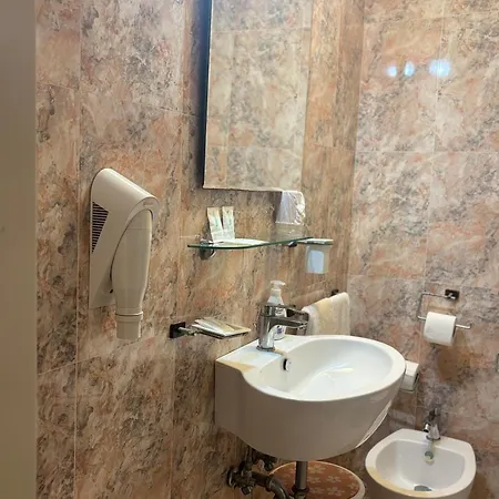 게스트하우스 Vicino Piazzale Roma E Stazione 3*