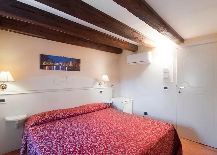 Vicino Piazzale Roma E Stazione Pensjonat Wenecja