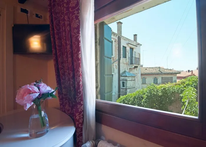 Pensjonat Vicino Piazzale Roma E Stazione 3*