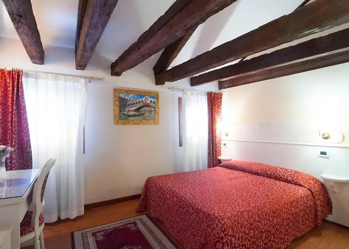 Vicino Piazzale Roma E Stazione 3* Wenecja