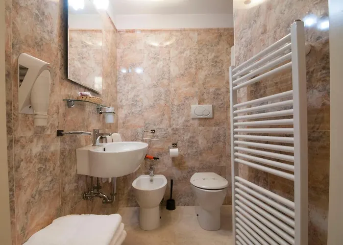 Vicino Piazzale Roma E Stazione