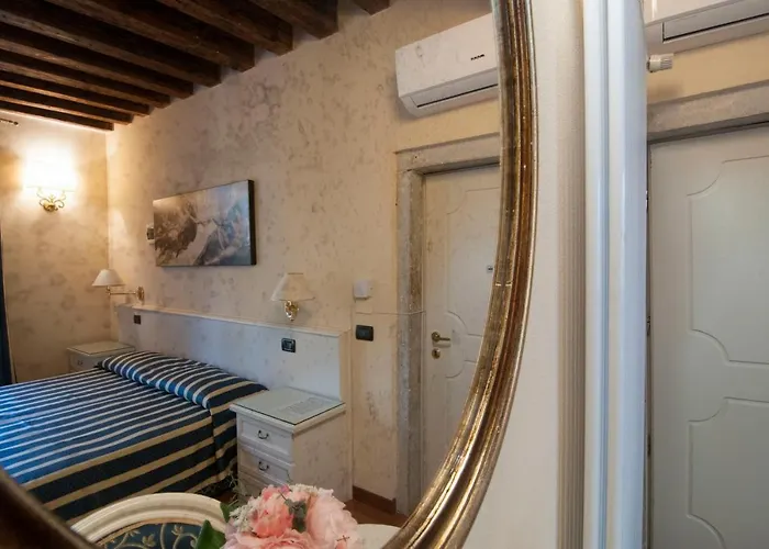 Pensjonat Vicino Piazzale Roma E Stazione 3*